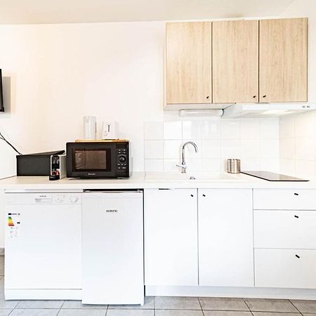 Le Petit Montel- Studio Avec Garage-Metro Valmy Ліон Екстер'єр фото