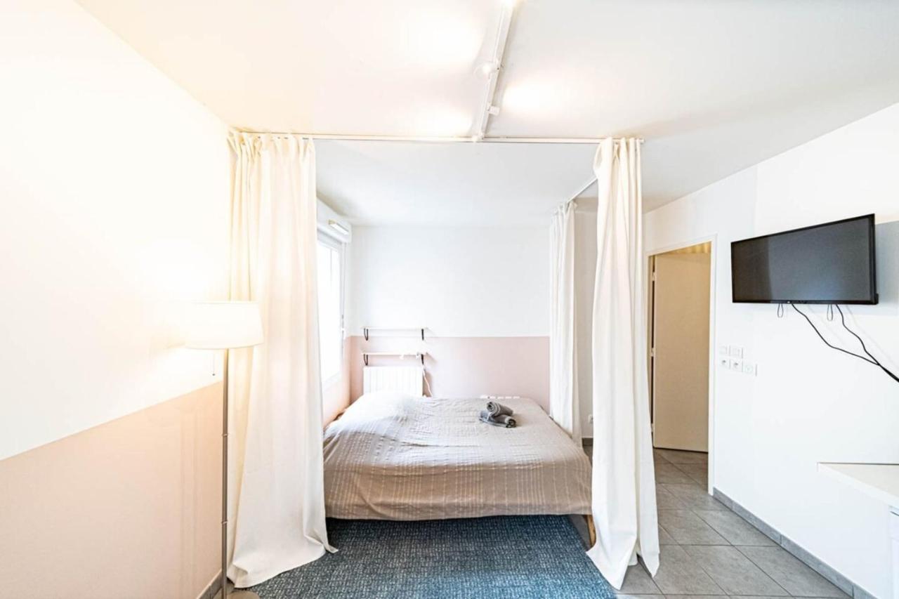 Le Petit Montel- Studio Avec Garage-Metro Valmy Ліон Екстер'єр фото