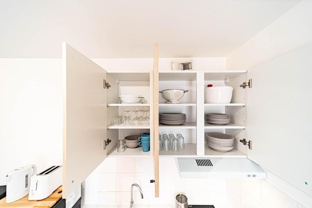 Le Petit Montel- Studio Avec Garage-Metro Valmy Ліон Екстер'єр фото